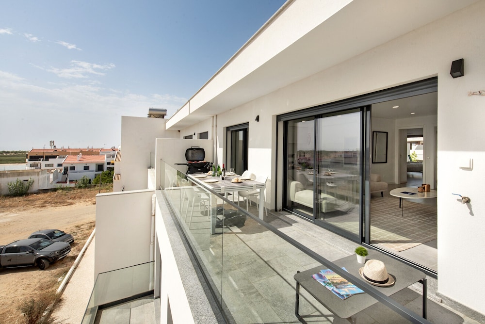Sunny Apartments W in Tavira