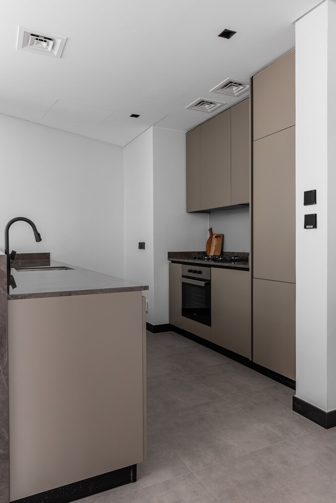 Elegant 1BR at 15 Northside