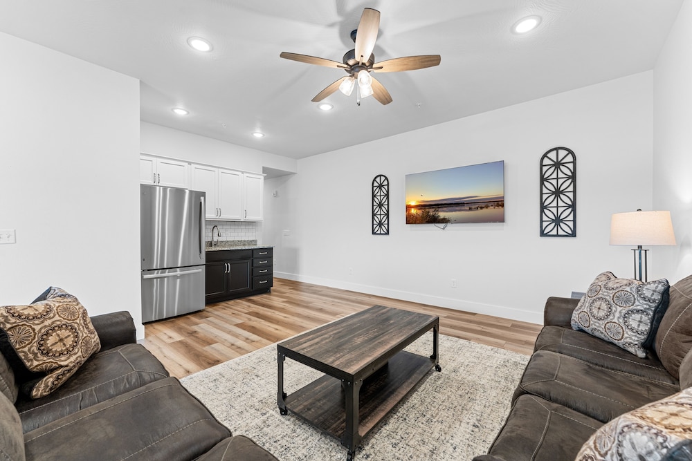 Cm132-6 -summer Breeze- Sleeps 17 6 Bedroom Home