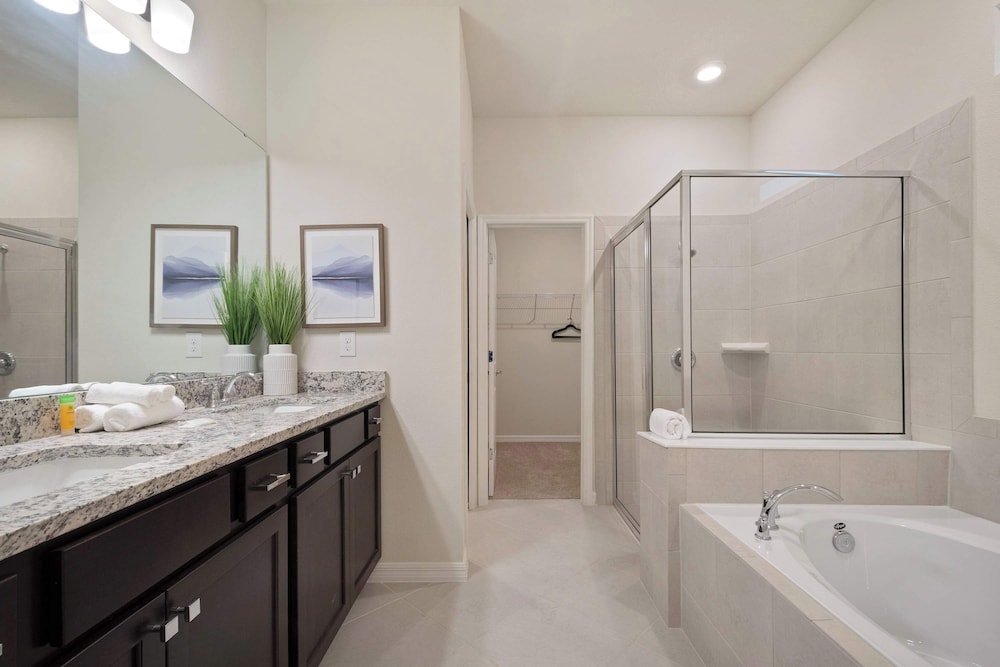 Luxurious Windsor Cay Villa Private Pool, Epic Game Room & Minutes to Disney!
