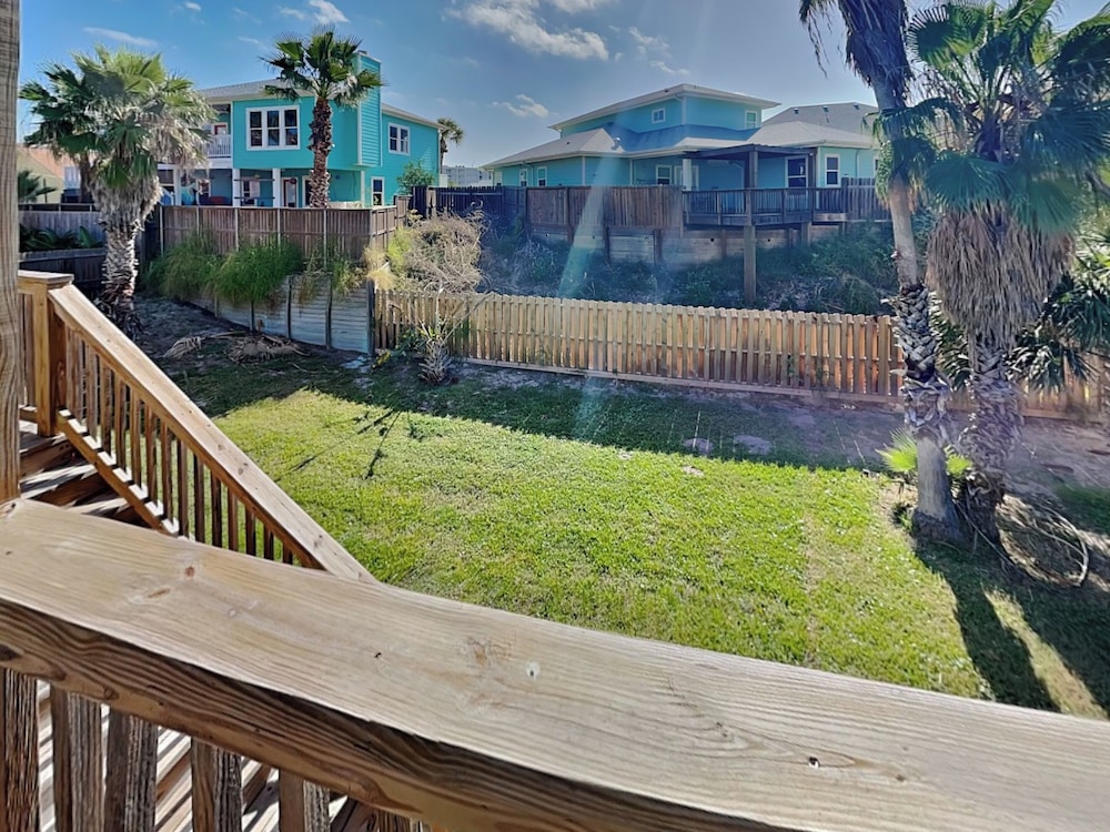 The Hidden Porpoise by Silver Sands Vacation Rentals