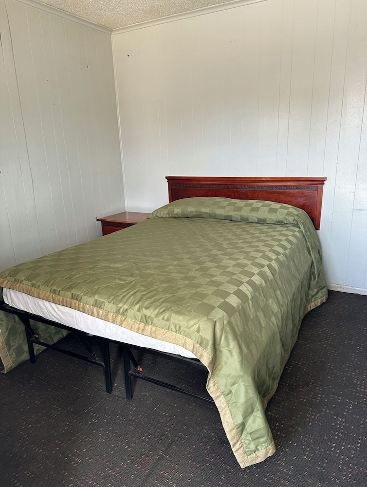 Montgomery Vacations - Travel Inn - Property Image 2