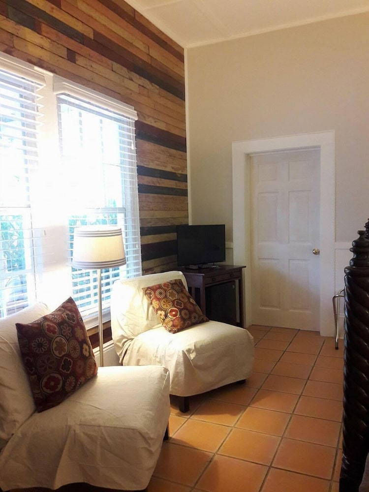 L'Habitation Guest House