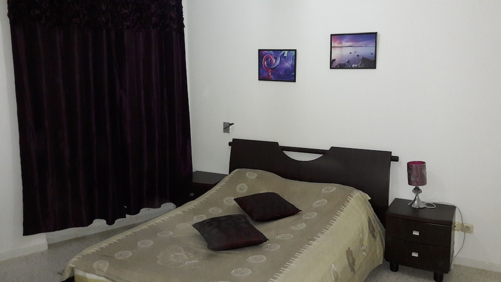 Spacious Very Modern Apartment Richly Furnished view 4