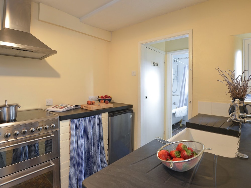 12 Victoria Terrace view 5