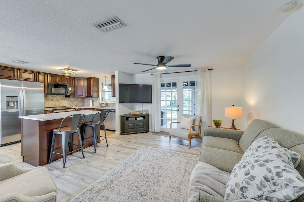 Near Beaches + Downtown: Sarasota Home w/ Lanai