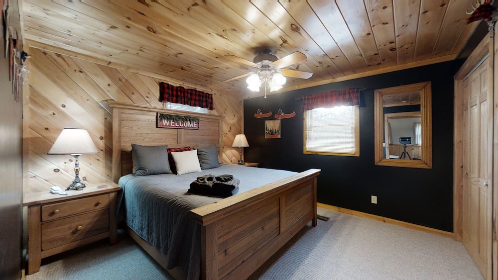 The Ranch Cabin on 6 Secluded Acres in the Great Smoky Mountains by RedAwning