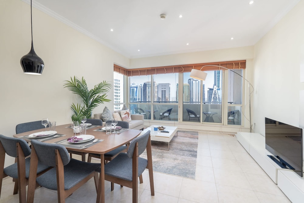 Luxury in Dubai Marina s 1 Bed That Sleeps 2