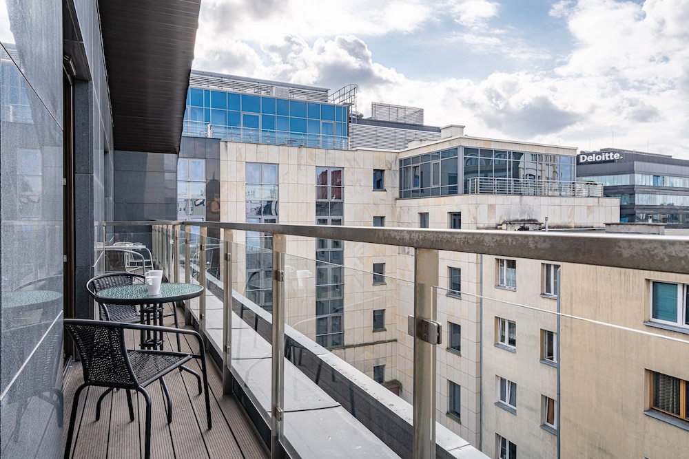 RentPlanet - Apartament Krawiecka view 2