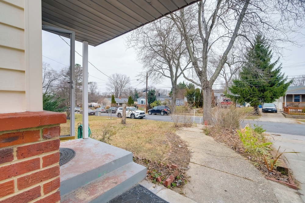 DC Area Home ~ 1 Mi to Metro: WFH Friendly!