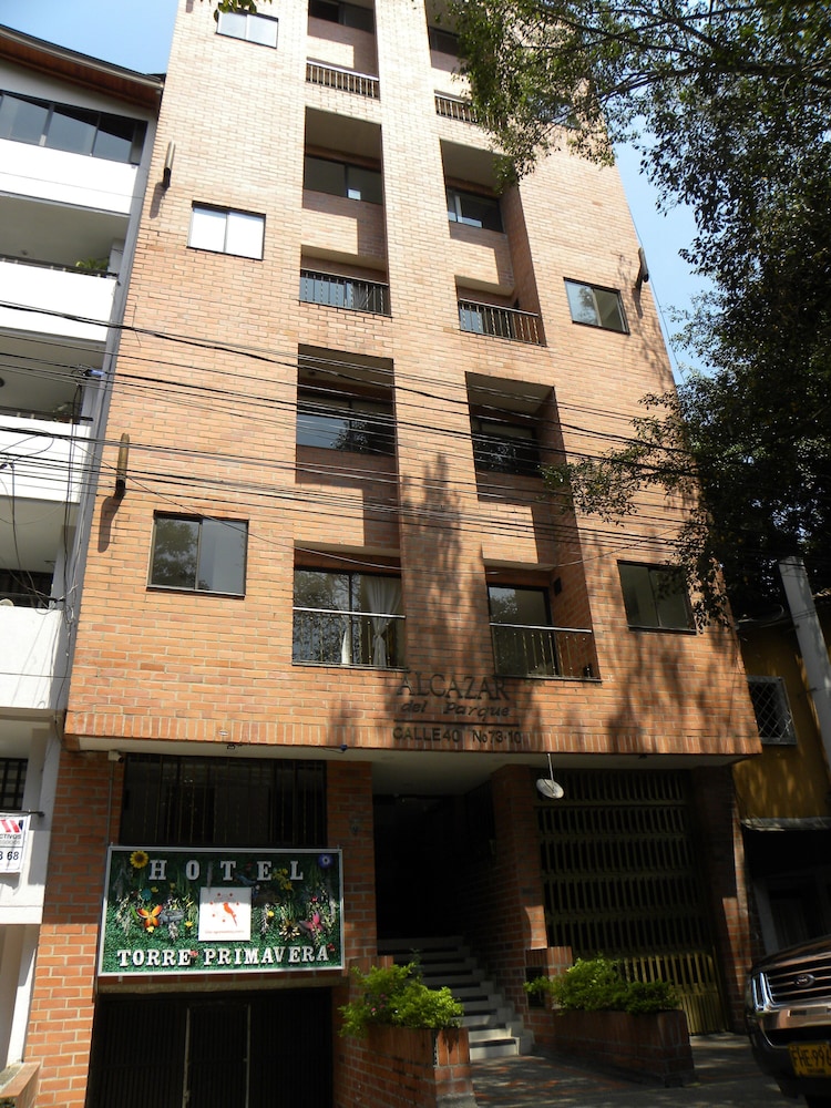 Hotel Torre Primavera Laureles - Image 1