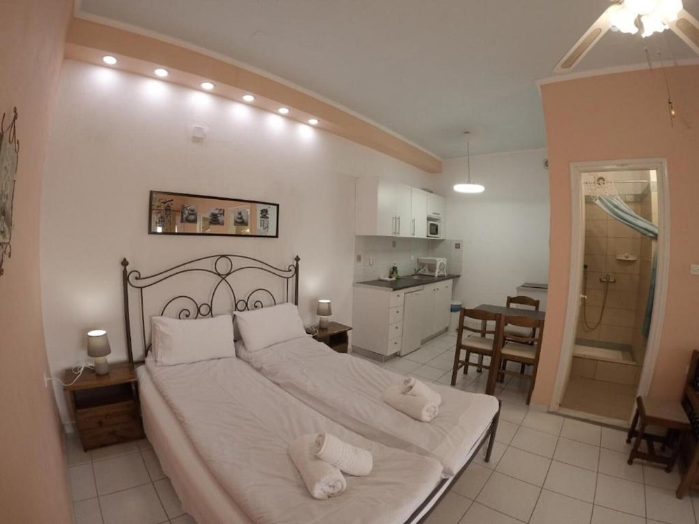 Snug Apartment in Mpenitses With Shared Pool view 2