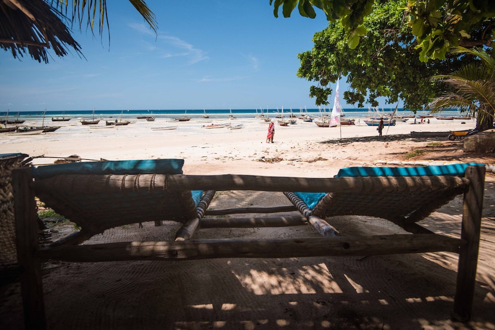 Ocean Breeze Lodge