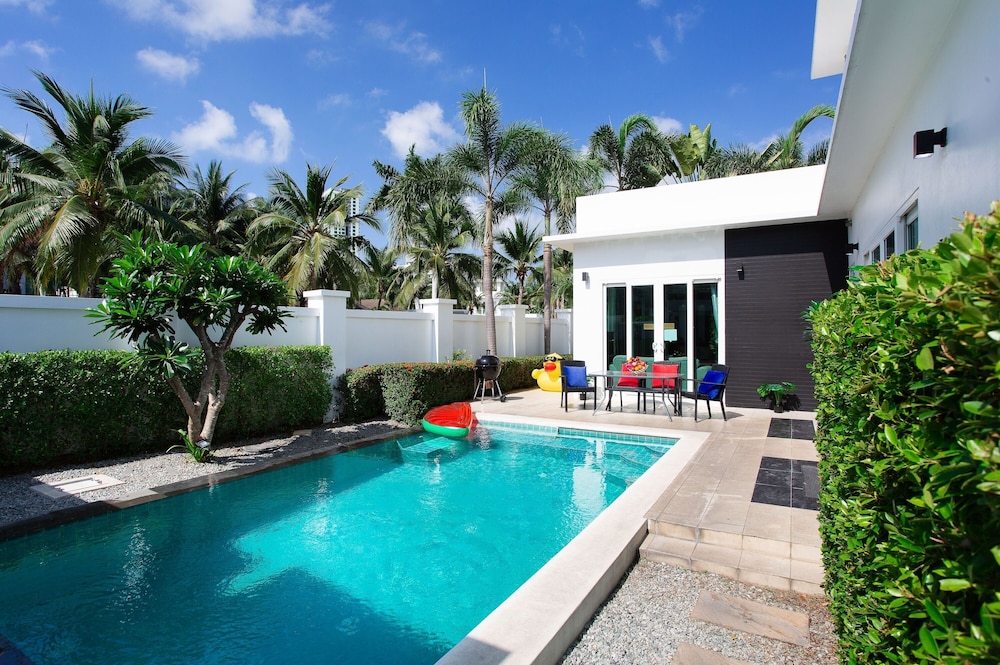 Hollywood Pool Villa Jomtien Pattaya