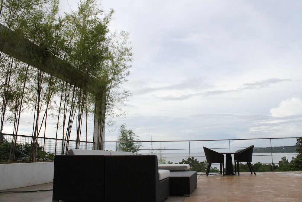 Ocean Suites Boutique Hotel