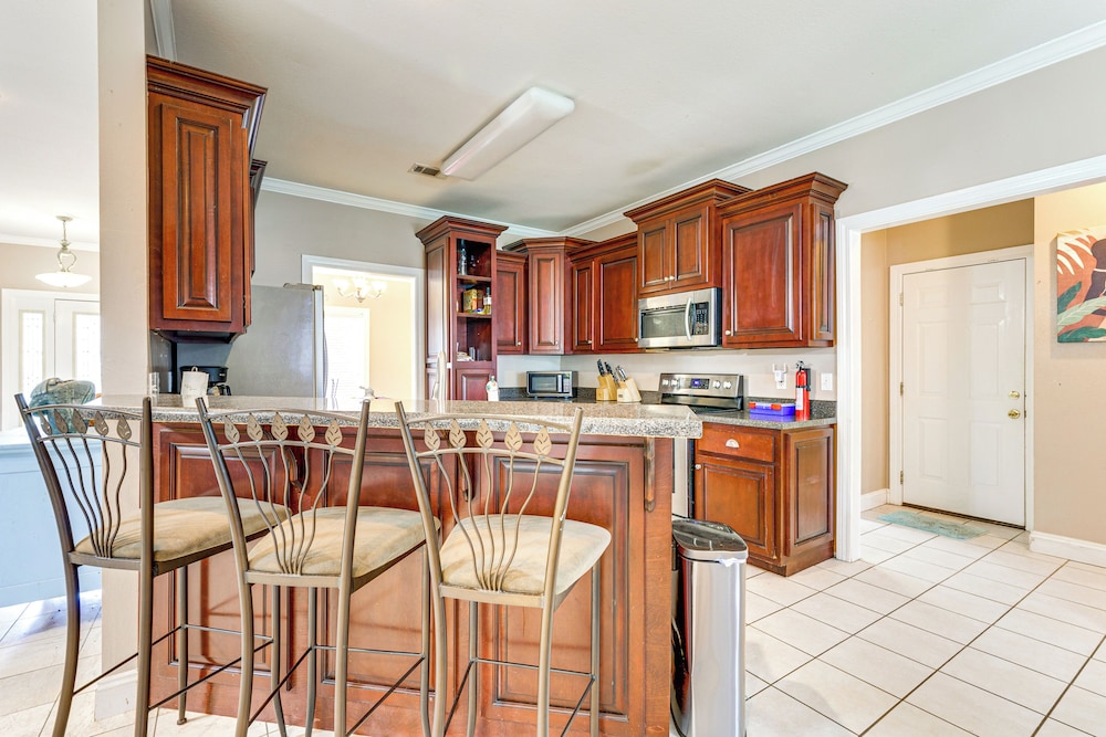 Home w/ Large Yard + Pond On-site: 15 Mi to Biloxi
