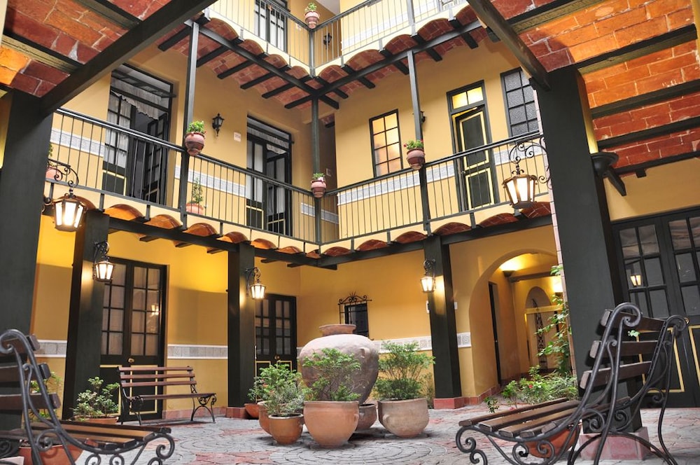 Hostal Naira