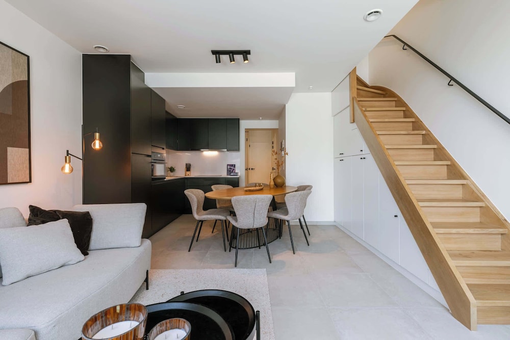 Huswell x Bel Air - Modern City Apartment With Terrace Designer Touches