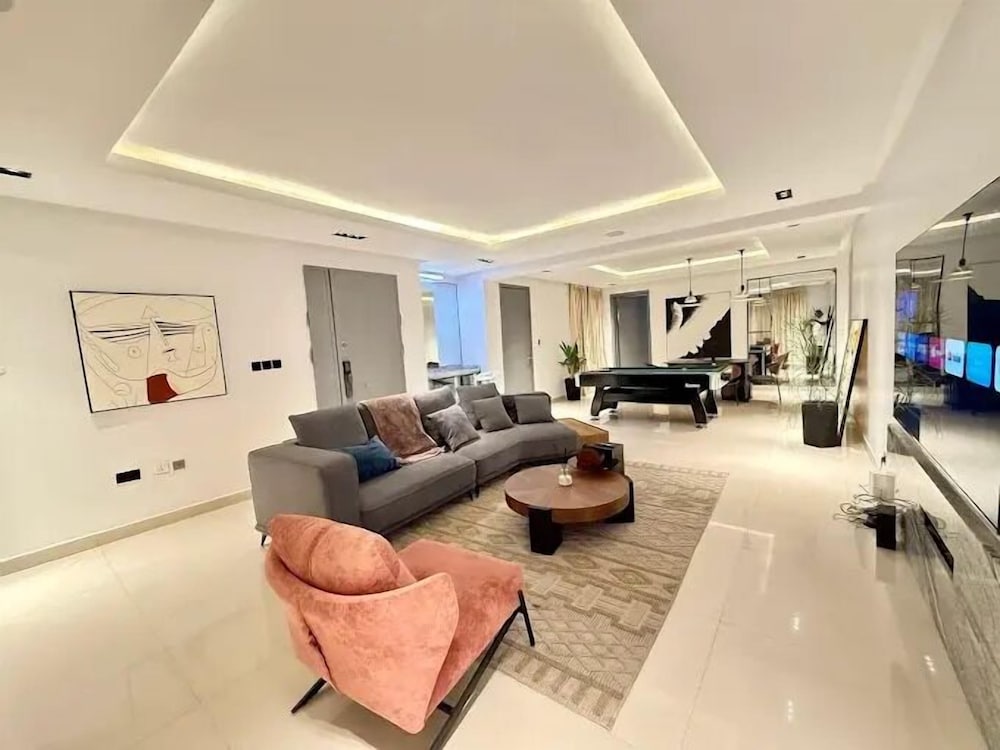 Cozy Cove Residence