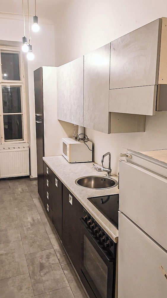 Modern 3BR Apartment Close to Belvedere