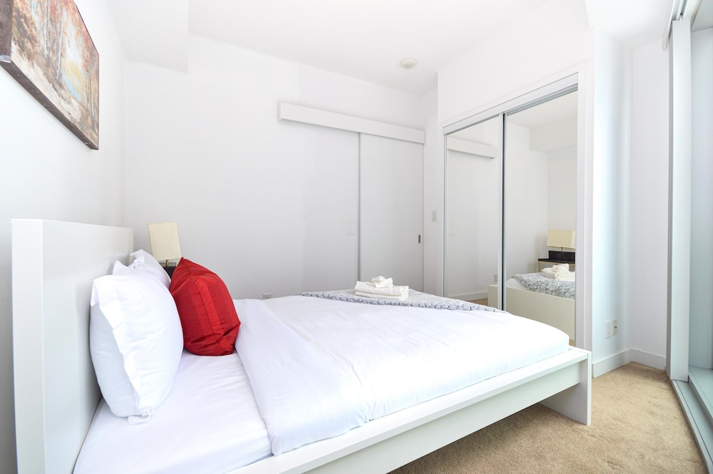 Downtown Toronto Condo near Scotiabank Arena