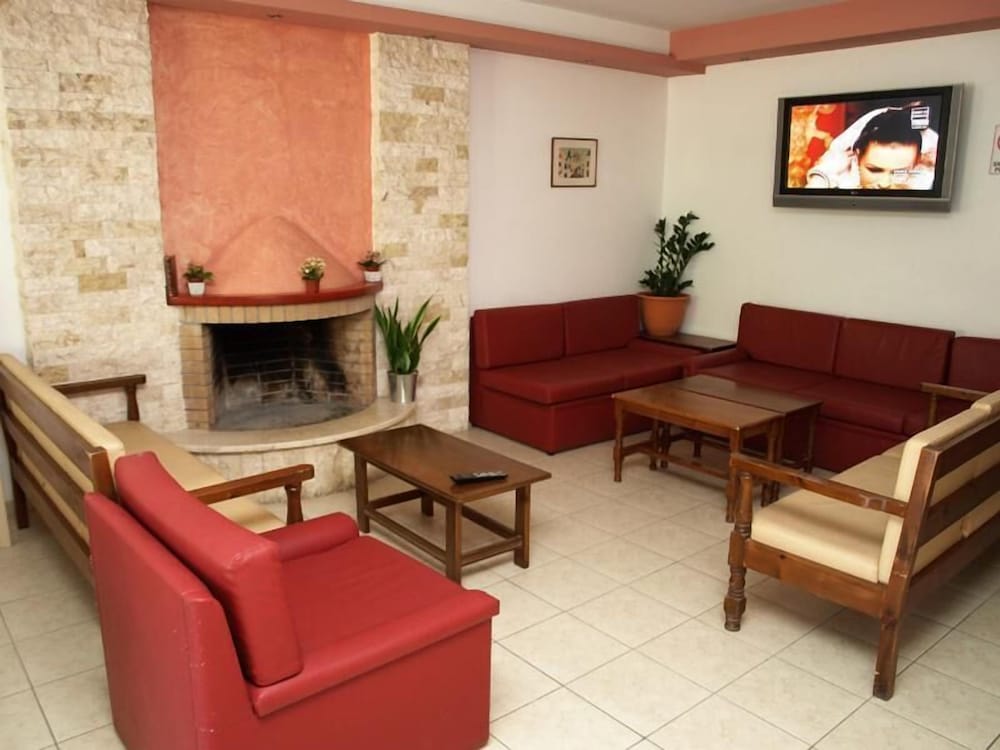 Haris Apartments