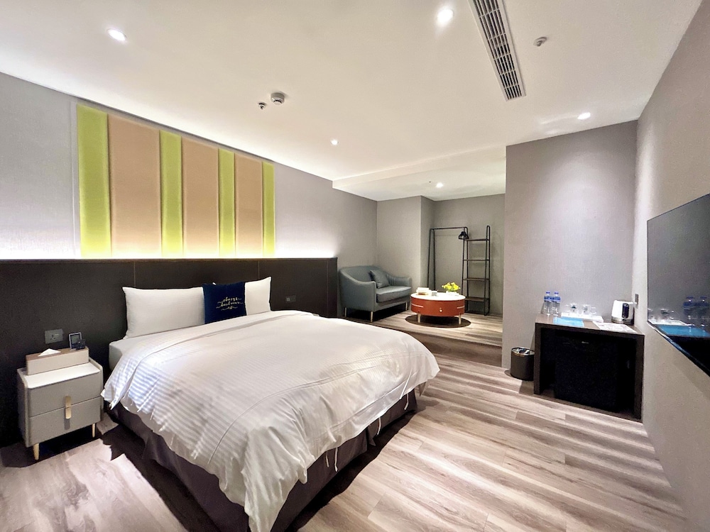 Fun Stay Inn Ximen
