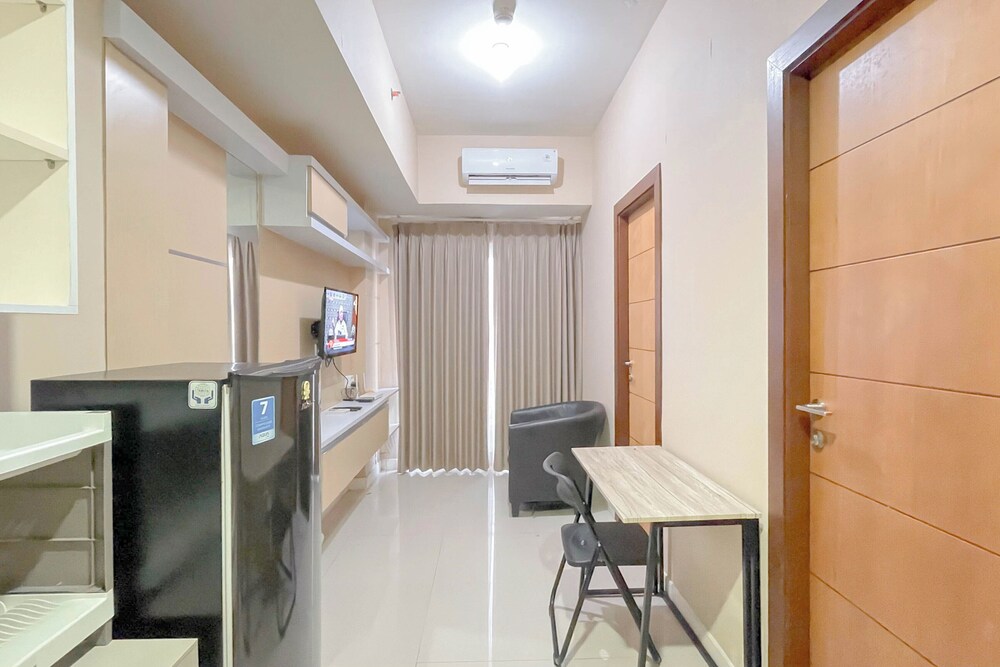 Simple Style 2Br Apartment Vida View Makassar