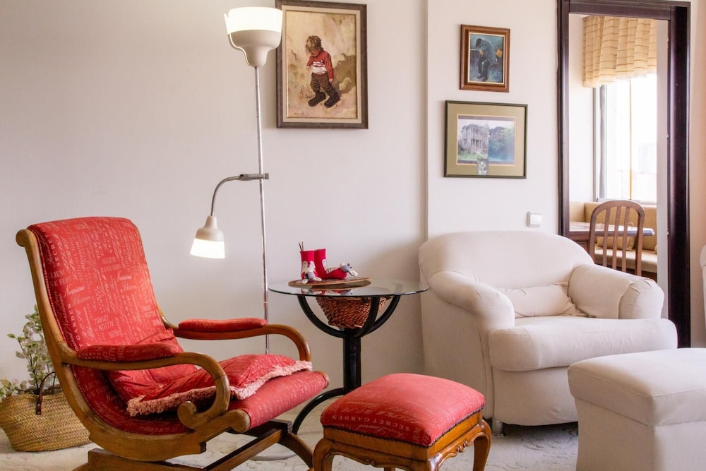 Flat w Balcony 10 min to Karsiyaka Coast in Izmir view 2