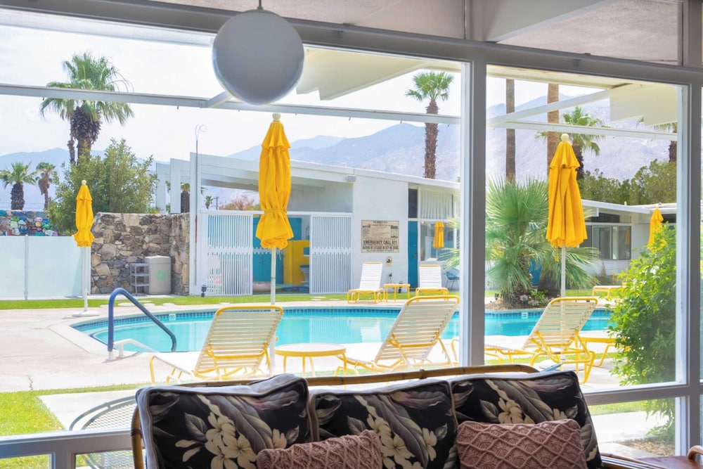 The Monkey Tree Hotel Buyout by Avantstay Entire Hotel Buyout! Funky Rooms w/ Modern Amenities!