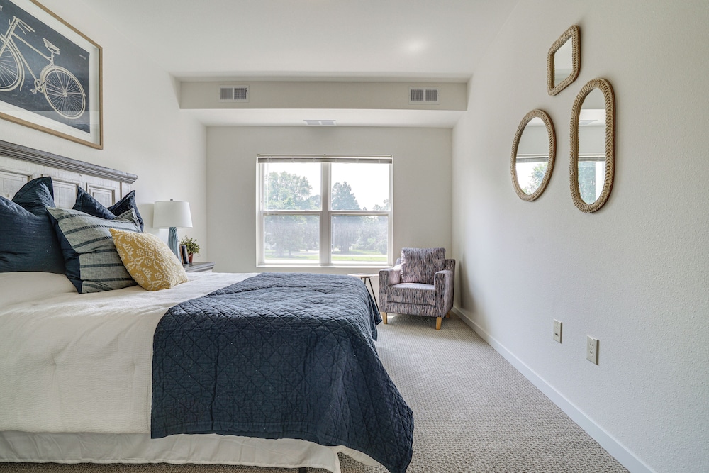 4 Mi to National Sports Center: Apt in Blaine