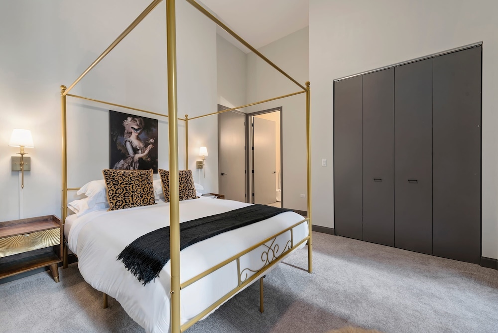 Two Units Seamless Stay Downtown Convenience