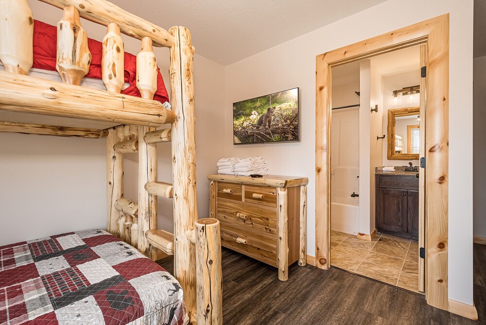 Mountain Crest Lodge - Property Image 27