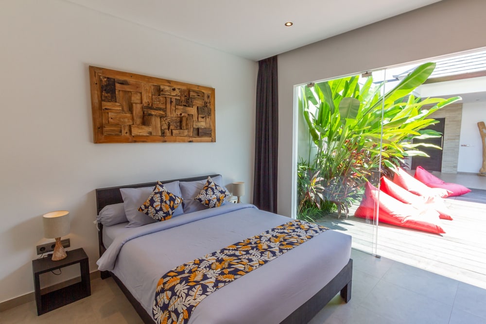 Villa Lys by Alfred in Bali - Charming 3BD Villa w Pool View Near Berawa Beach