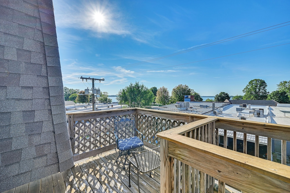 Walk to Academy: Lake Max Family Penthouse