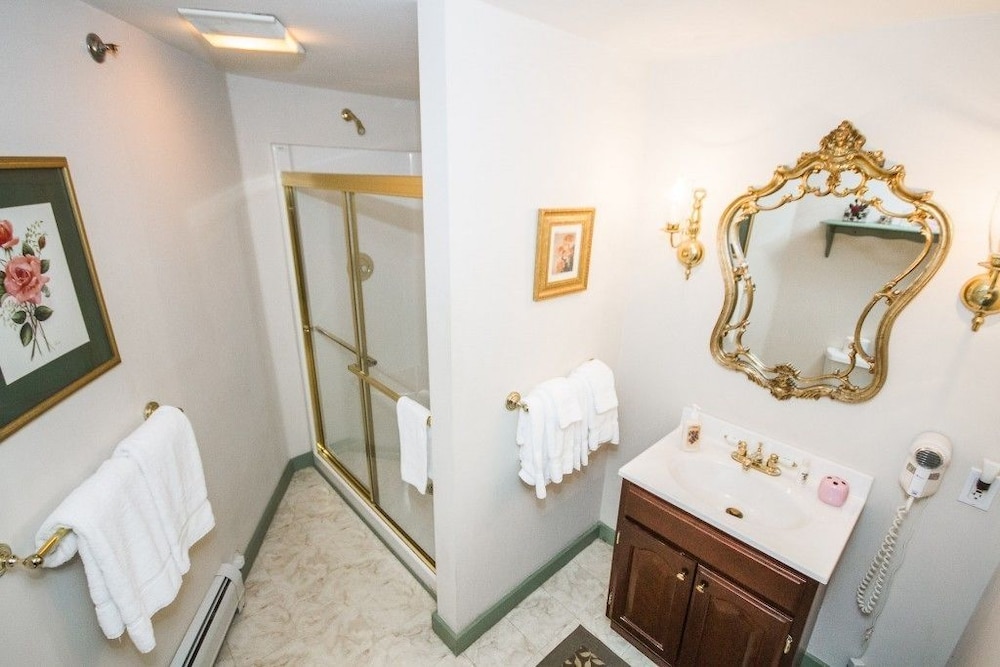 Rosewood Country Inn