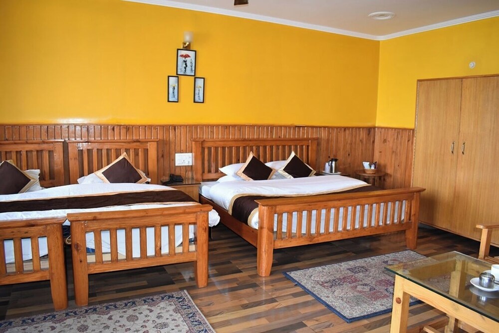 Blossom Hideaway Kausani