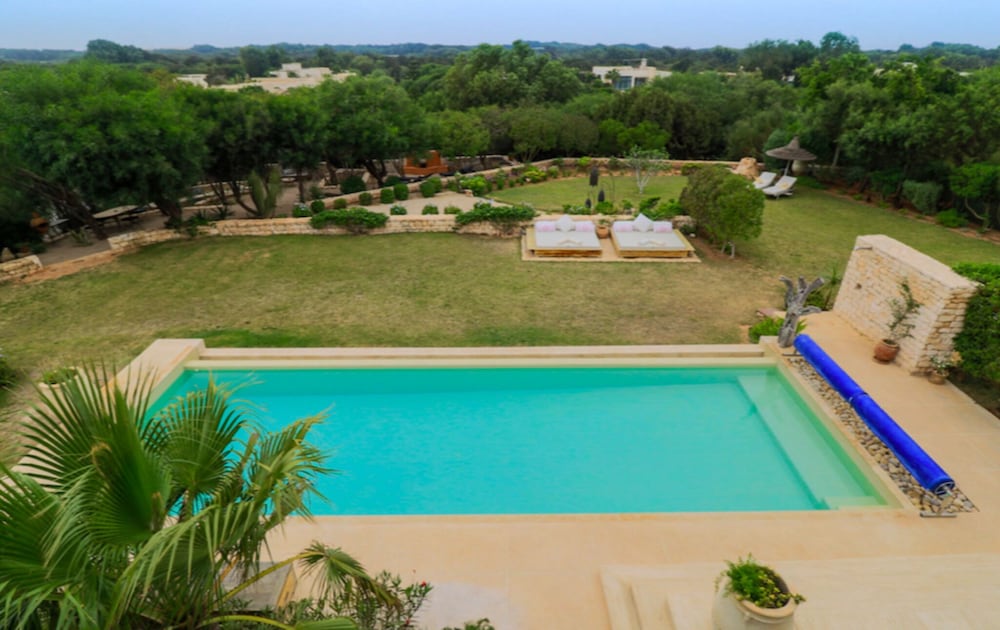 13 Bedroom Villa With Heated Pool, Golf Course, Seaside view 5