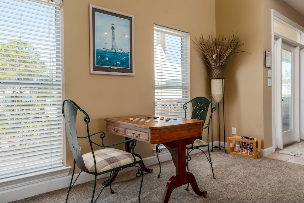 Breezy Decks - 601 Hernando Pl 4 Bedroom Home