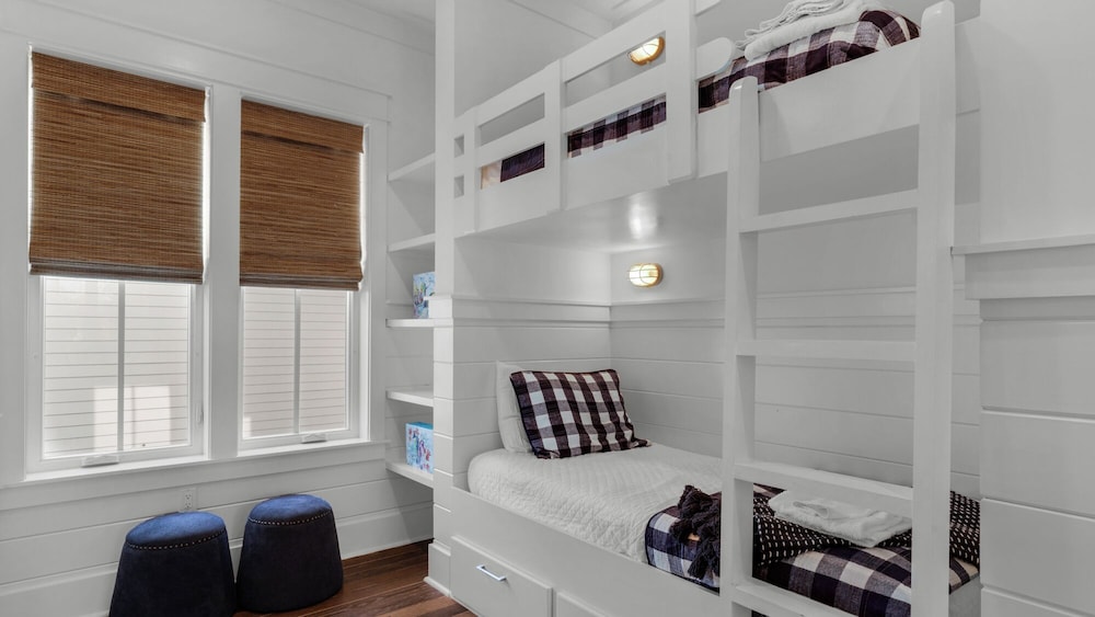 Access to Watercolor Pools & Beach Club - 4-bedroom Beach Oasis - Sleeps 12 view 4