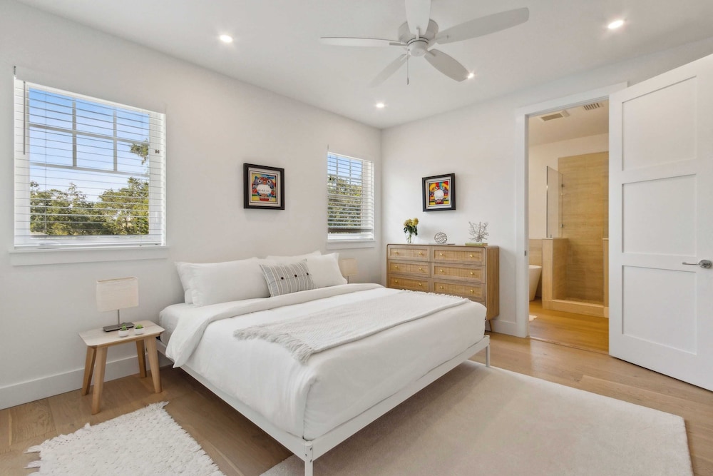 Serenity at Surfside by Avantstay Pool, Porches, Fire Pit & Arcade Near Vilano Beach