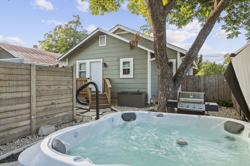 1929 Craftsman Charmer 2 Bedroom Home