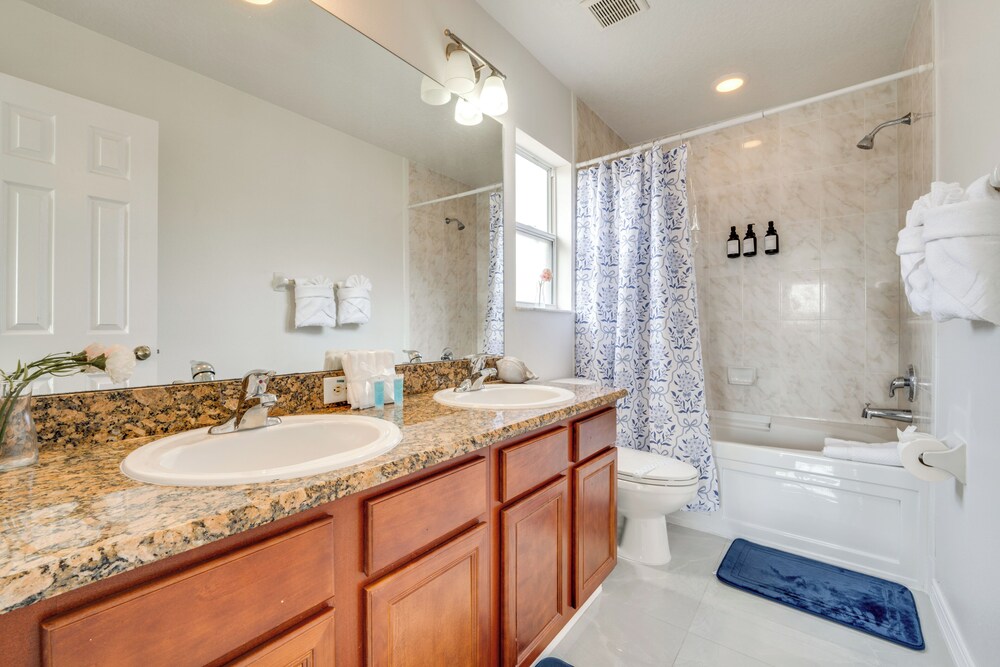 Kissimmee Resort-style Home: Close to Shops & Eats