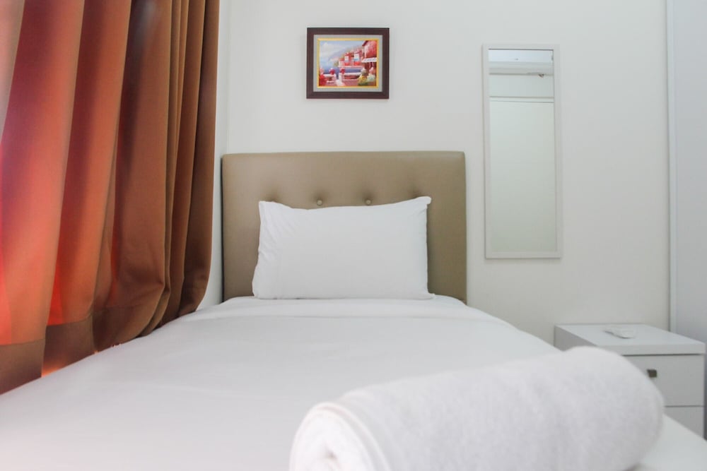 Exclusive 2BR Springlake Summarecon Bekasi Apartment view 4