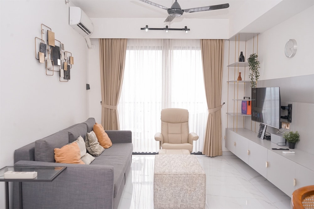 Spacious & Elegant 3BR Apartment at Sky House BSD