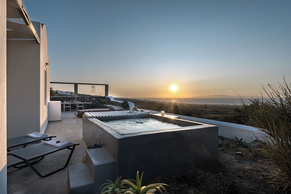 GTK Santorini Oia Sunset Villas