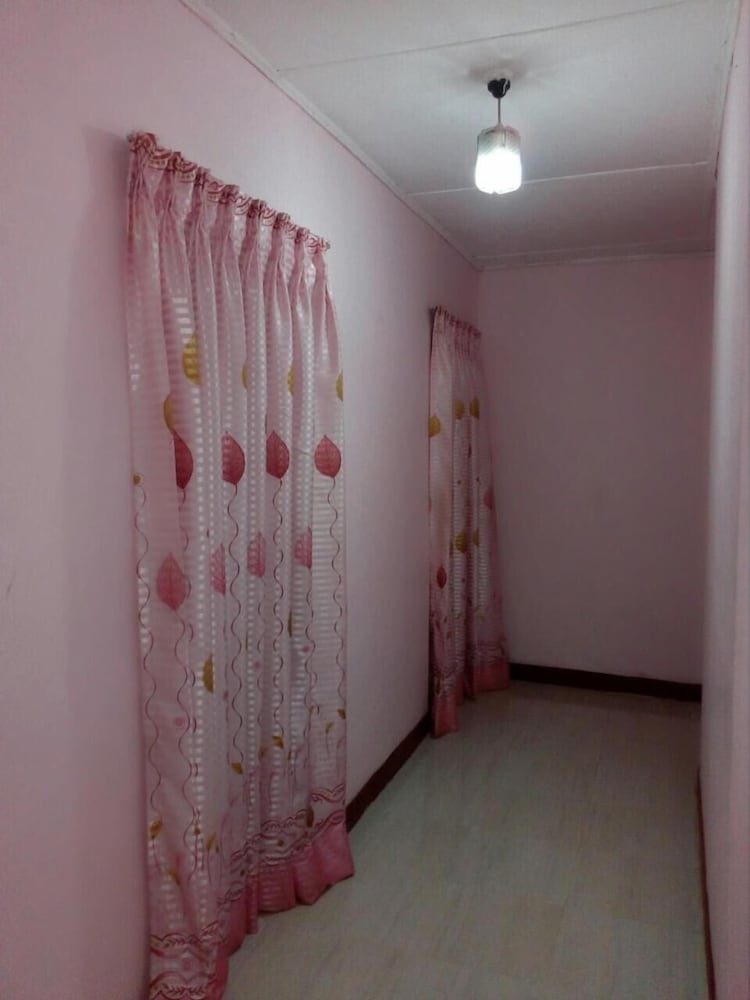 Lizzie Villa Guest House
