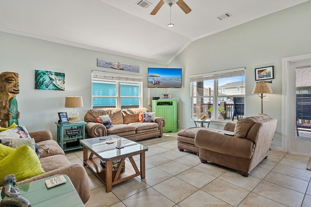 Outlaw's Inn 3 Bedroom Home