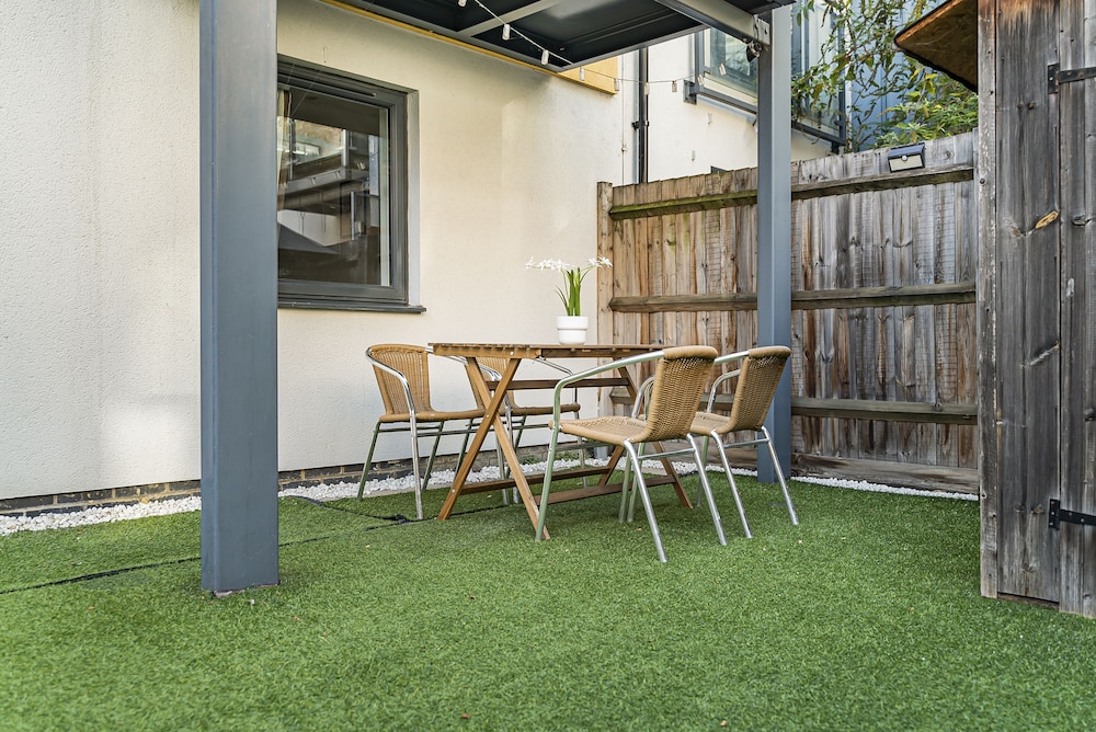 outdoor bbq area