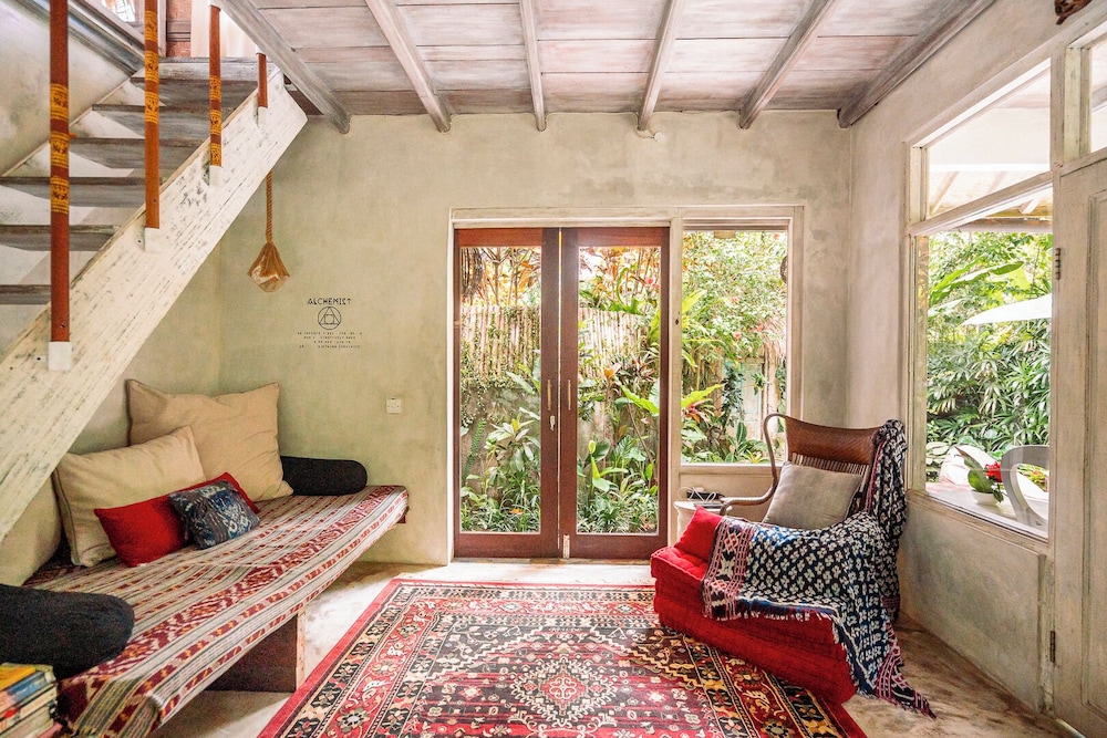 Barong Retreat Villa Ubud with Hammock Terrace, Garden & Koi Pond